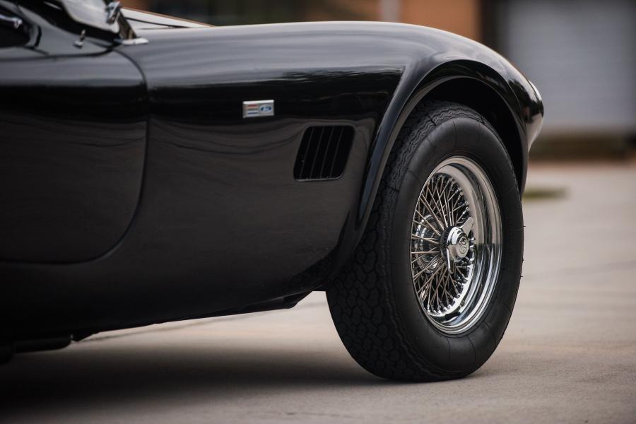 Детали экстерьера Shelby Cobra 289 (CSX 2188) 1963 года  (фото 18 из 32)